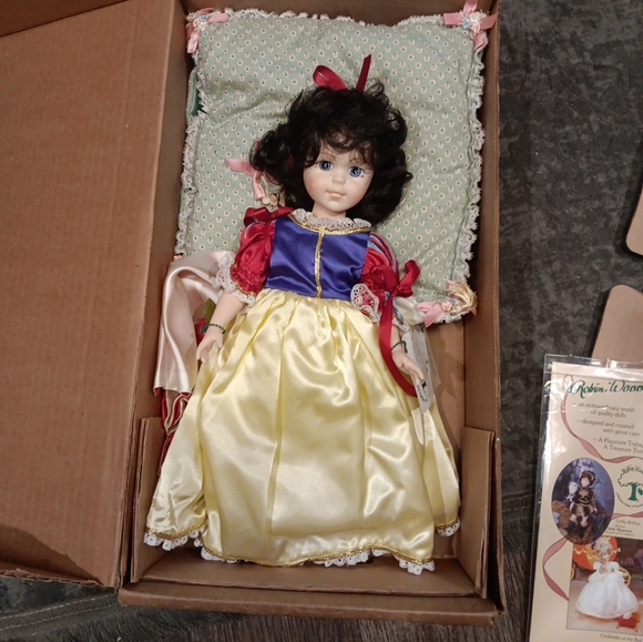 Vintage Snow White Robin Woods Vinyl Doll Snow Collectible Keepsake Decor 14 in - Picture 1 of 8